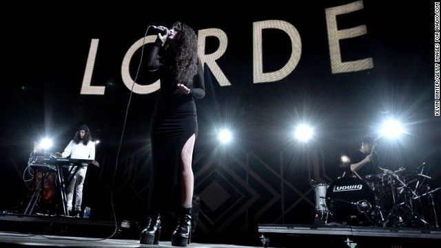 Lorde-Performing-at-Coachella1